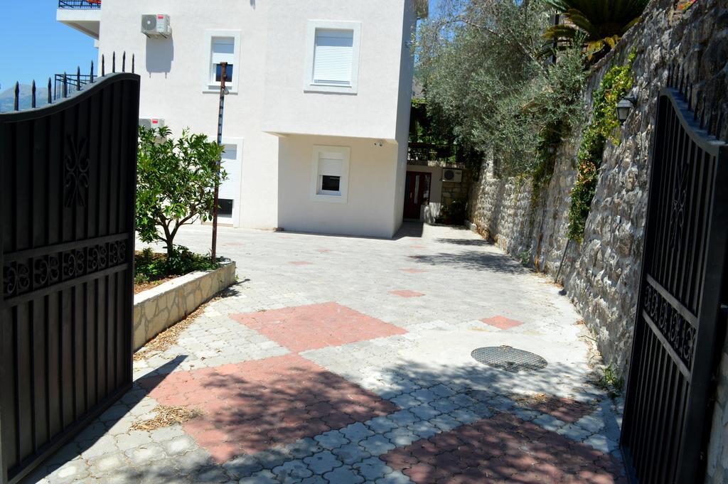 Apartments Mm Sveti Stefan Exterior foto