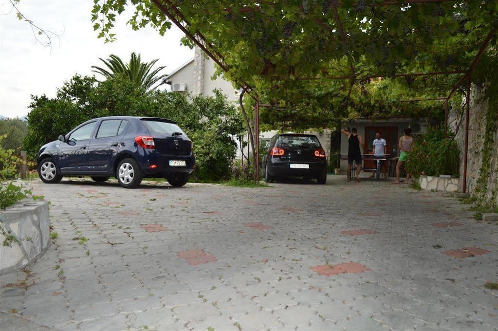Apartments Mm Sveti Stefan Exterior foto